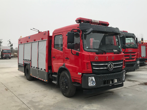 東風6噸泡沫消防車 東風6噸泡沫消防車