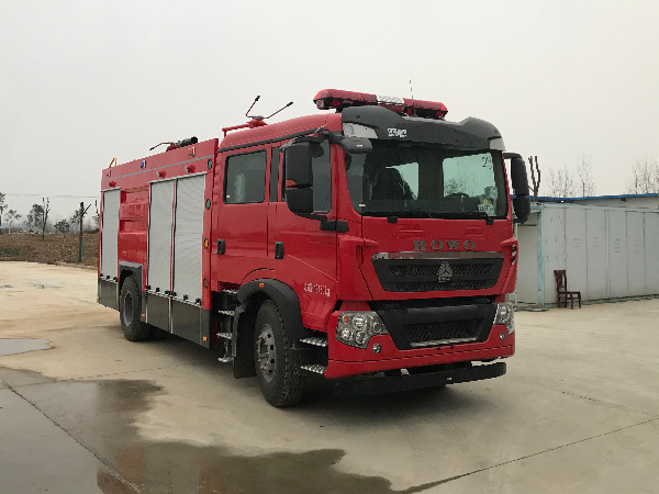 重汽豪沃干粉泡沫聯用消防車 重汽豪沃干粉泡沫聯用消防車