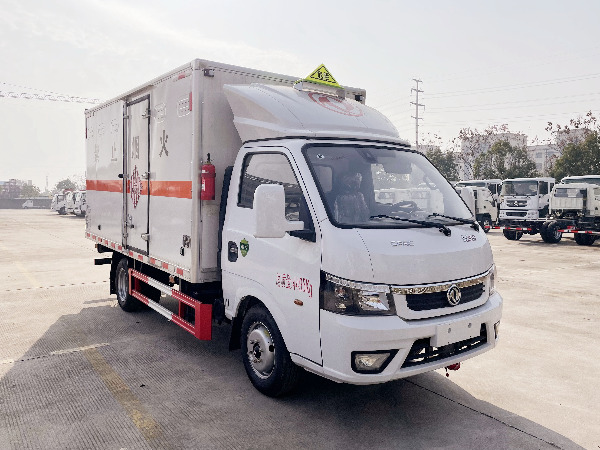 東風途逸易燃固體廂式運輸車 東風途逸易燃固體廂式運輸車