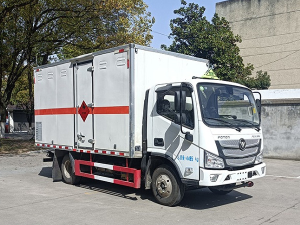 歐馬可藍牌易燃液體廂式運輸車 歐馬可藍牌易燃液體廂式運輸車