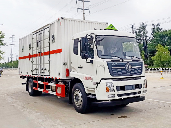 東風(fēng)天錦易燃液體廂式運(yùn)輸車 東風(fēng)天錦易燃液體廂式運(yùn)輸車
