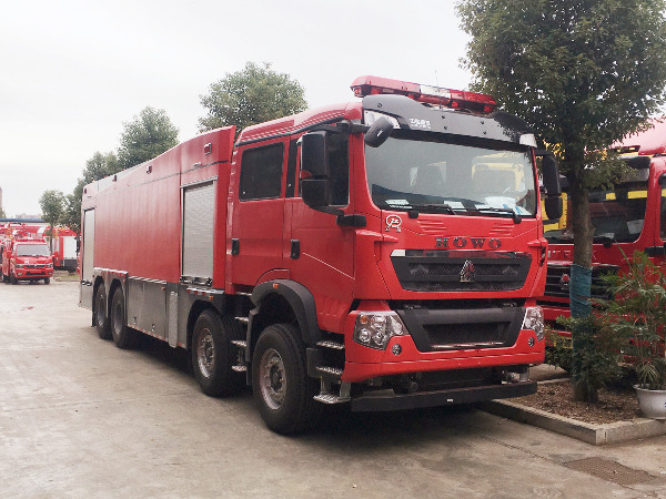 重汽豪沃18噸水罐消防車 重汽豪沃18噸水罐消防車
