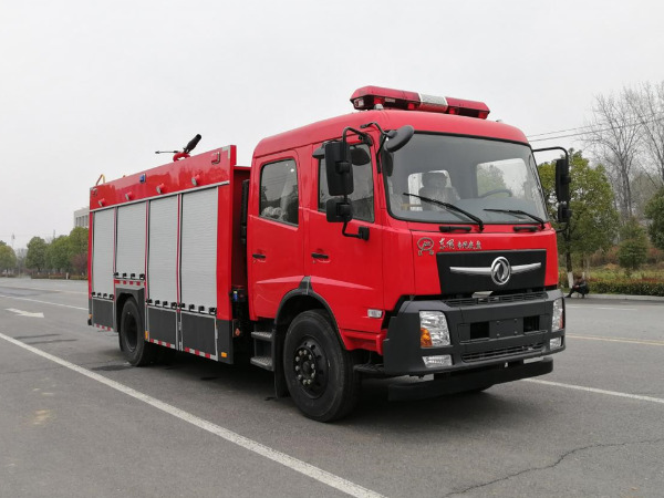 東風(fēng)6.5噸水罐消防車 東風(fēng)6.5噸水罐消防車