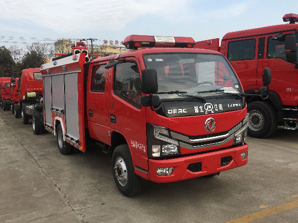 東風遠程供水管線車 東風遠程供水管線車