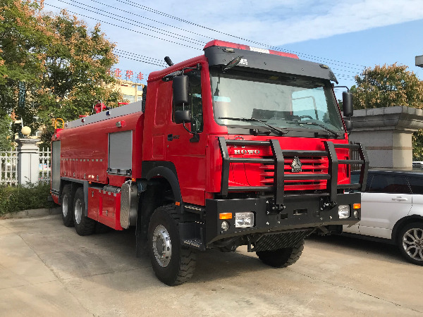 重汽六驅遠程供水消防車 重汽六驅遠程供水消防車