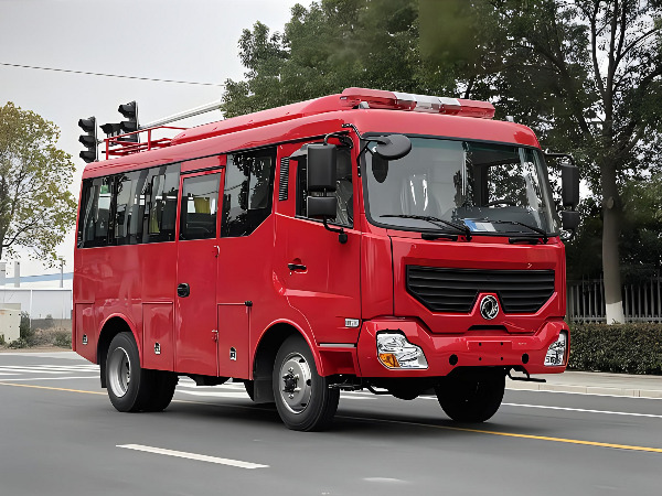 東風超龍17座運兵車 東風超龍17座運兵車