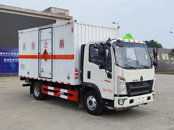 重汽悍將易燃液體廂式運輸車 重汽悍將易燃液體廂式運輸車