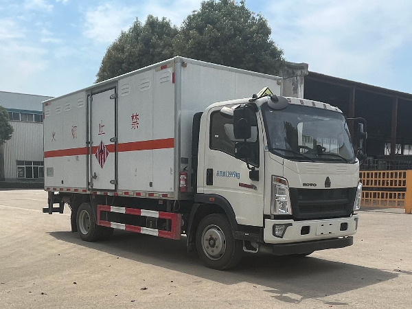 重汽悍將5米2易燃固體廂式運(yùn)輸車 重汽悍將5米2易燃固體廂式運(yùn)輸車