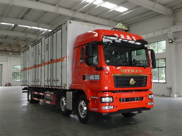 重汽三軸易燃固體廂式運輸車 重汽三軸易燃固體廂式運輸車
