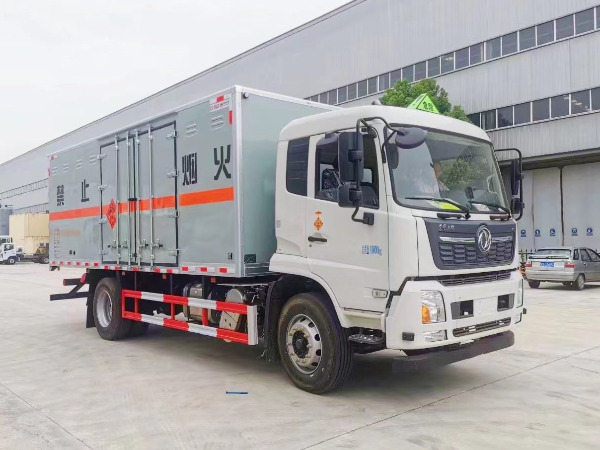 東風(fēng)天錦爆破器材運(yùn)輸車