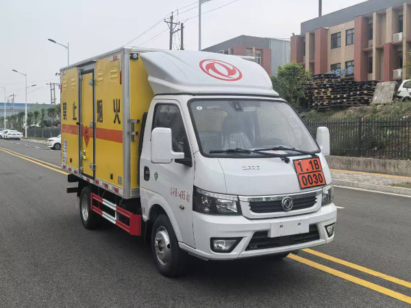 東風途逸爆破器材運輸車