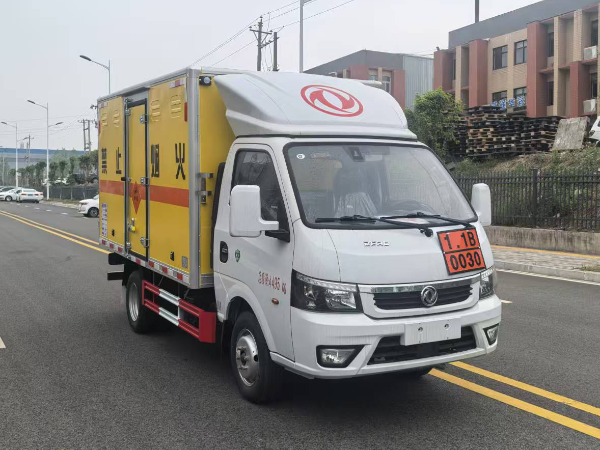 東風(fēng)微型爆破器材運(yùn)輸車
