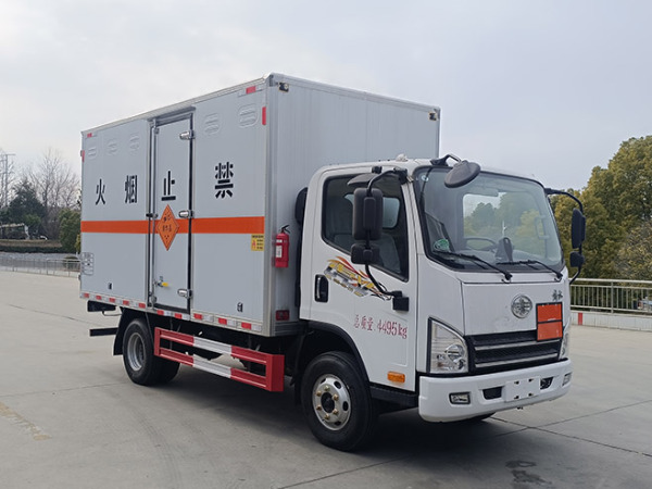 解放藍(lán)牌爆破器材運(yùn)輸車