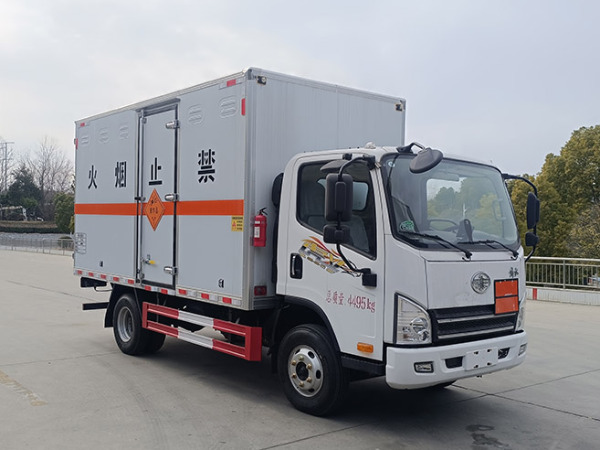 解放藍(lán)牌煙花爆竹運(yùn)輸車